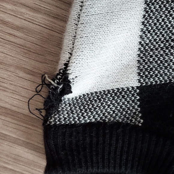 Marled long sleeve black/white checkered sweater xl - Picture 13 of 13
